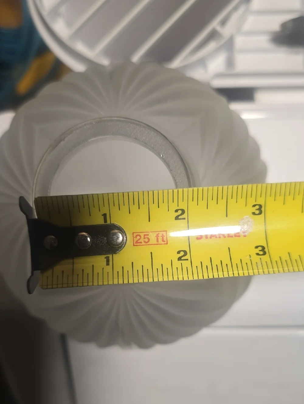 Vintage?Frosted Swirl Glass Lamp Shade - White